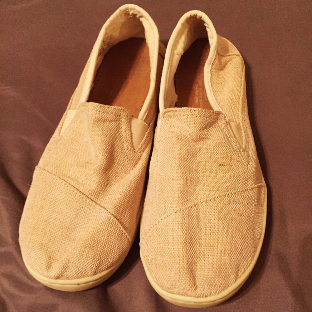 🌴Toms Youth size 6